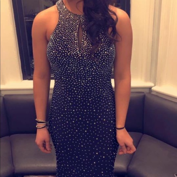 Formal Dress - Picture 3 of 4